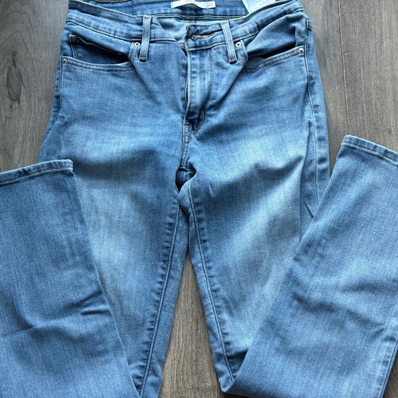 Levis 712 Slim Jeans - Picture 1 of 7
